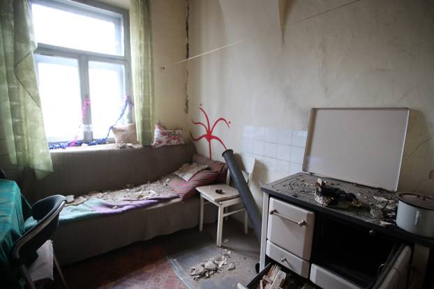 Petrinja: Na umirovljenicu Ankicu pali su dijelovi stropa za vrijeme prvog potresa