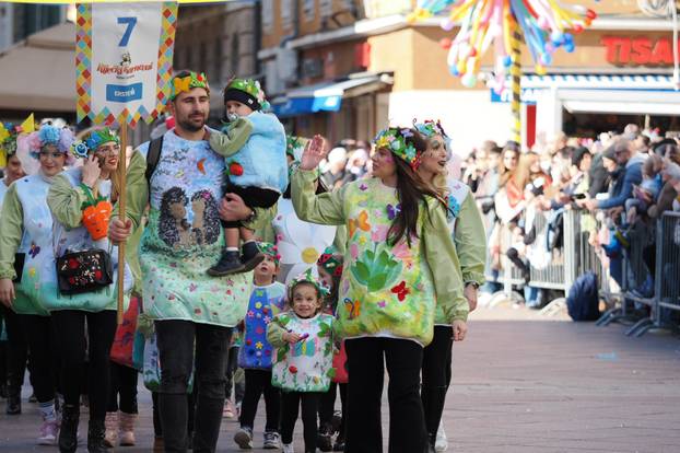 FOTO Najslađa galerija danas - Riječkim karnevalom prošetalo tisuće maškara