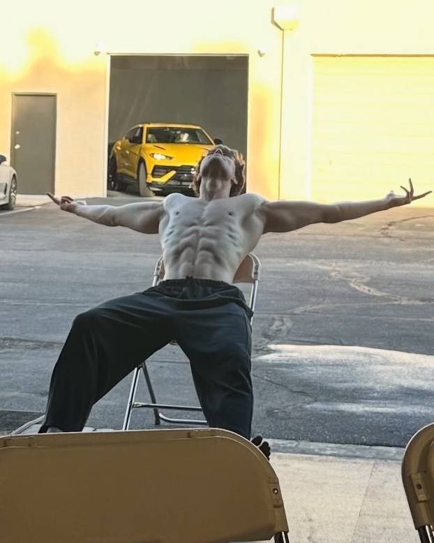 Od mršavog klinca do fitness modela i pozicije  kreativnog direktora Gymsharka