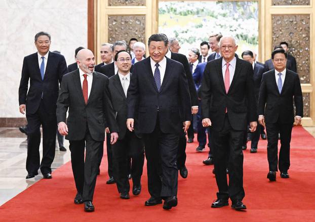 Xi Jinping se sastaje s predstavnicima američkih poslovnih, strateških i akademskih zajednica u Velikoj dvorani naroda u Pekingu, glavnom gradu Kine, 27. ožujka 2024. godine.