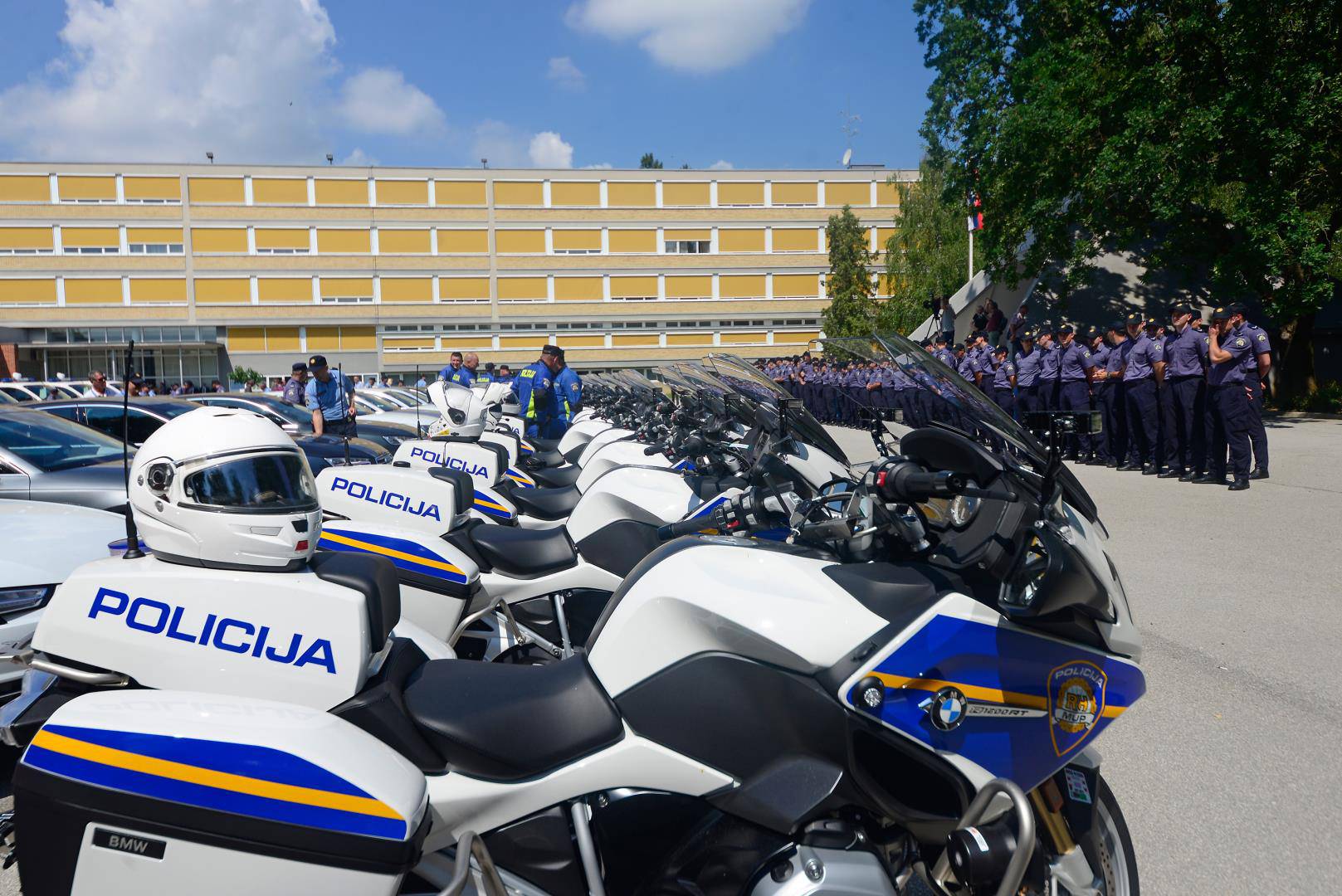 Dobili 78 vozila: Pogledajte vozni park prometne policije