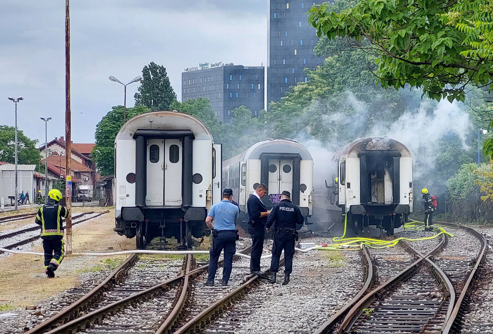 Zagreb: Gori nekoliko vagona na Glavnom kolodvoru