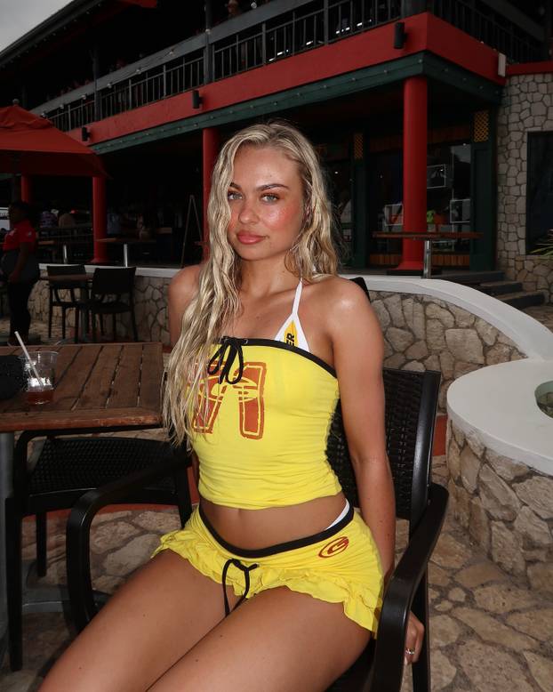 FOTO Zaprosila je Chelseajevu zvijezdu, a on je odbio! Utjehu našla kod njegovog suigrača?