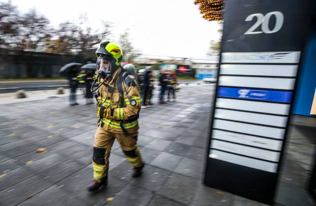 Zagreb: Vatrogasci pod punom opremom pretrčali 666 stepenica u humanitarne svrhe