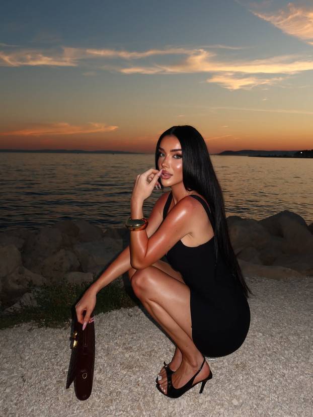 FOTO Soraya iz 'Savršenog' nove grudi pokazala u Splitu