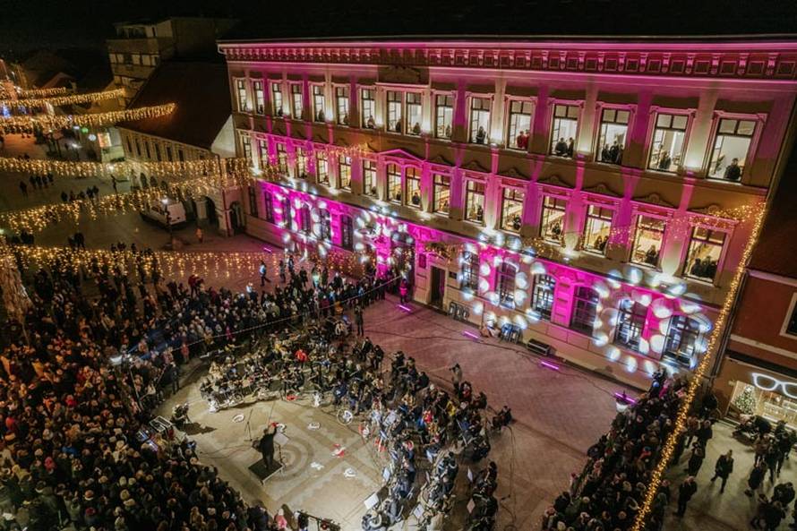 Božić u Srijemu 2025. - Nijemci i Vinkovci pružaju čaroliju blagdana