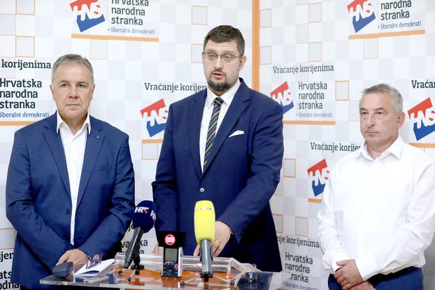 Zagreb: Konferencija HNS-a povodom predstavljanja stranačkih mjera za očuvanje standarda građana