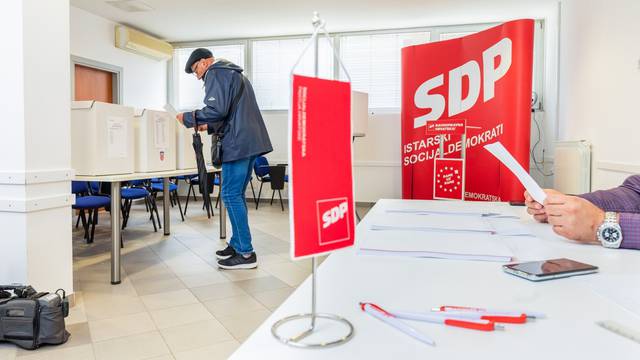 Pula: SDP-ovci biraju novog šefa,  glasovali Percan i Grbin