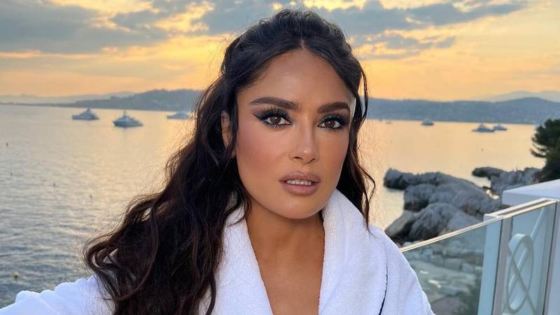 FOTO Zgodnoj Salmi Hayek (59) sve odlično stoji, pa čak i sijede: Evo kako glumica sada izgleda