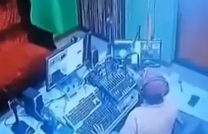 Ugledni filipinski novinar ubijen usred emisije: Napadači upali u radijski studio i upucali ga