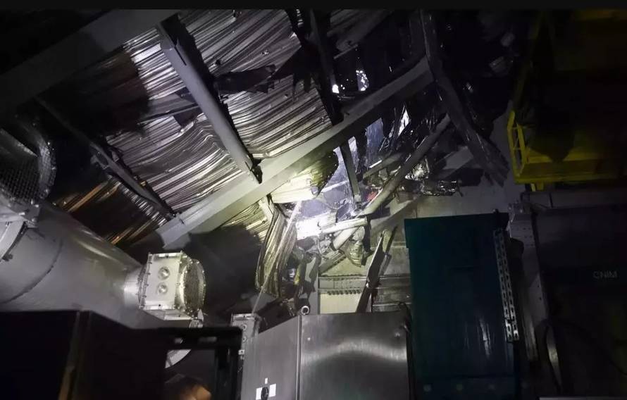 VIDEO Ukrajinski vatrogasci skidaju dio krova s Černobila: 'Na dva mjesta gori izolacija'