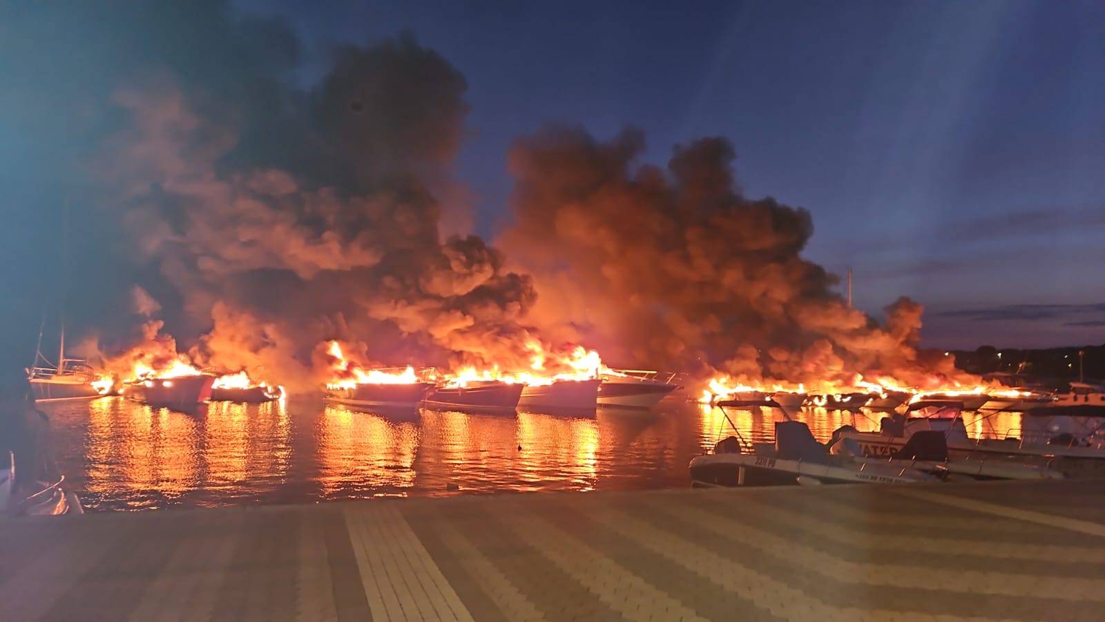 VIDEO 'Izgorjela mi je jahta od milijun eura. Vukli su je dok je još gorjela da ne zapali nešto'