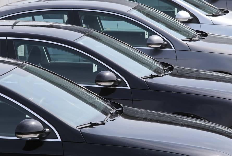 Kad je pravi trenutak da svoj stari auto stavite u oglasnik?