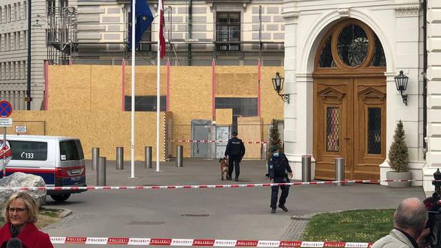 Nakon mačete, bomba: Dojava ispraznila parlament u Beču