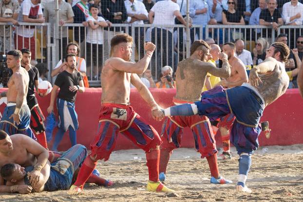 Florence, Final Azzurri Rossi of Calcio Storico Fiorentino In Piazza Santa Croce 8 to 7 for the Rossi