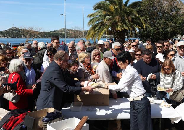 Šibenik: Podjela hrane na uskršnji ponedjeljak