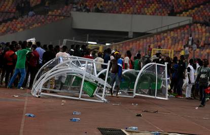 Kaos u Abuji: Gol u gostima na SP poslao Ganu, a nigerijski su huligani upali na teren i divljali