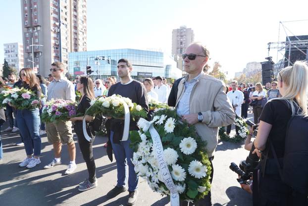 Novi Sad utihnuo na 16 minuta za sve poginule u nesreći u padu nadstrešnice