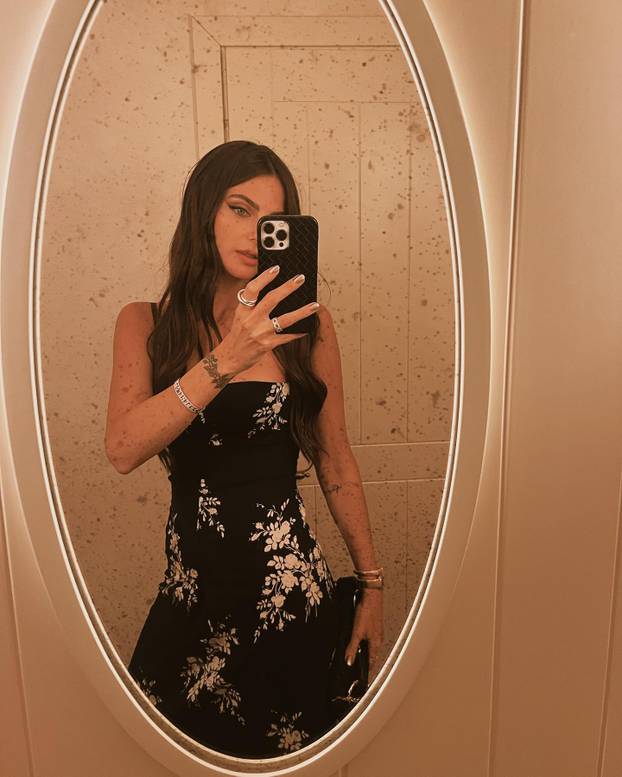 FOTO Ona ljubi F1 prvaka, a s drugim je vozačem dobila dijete