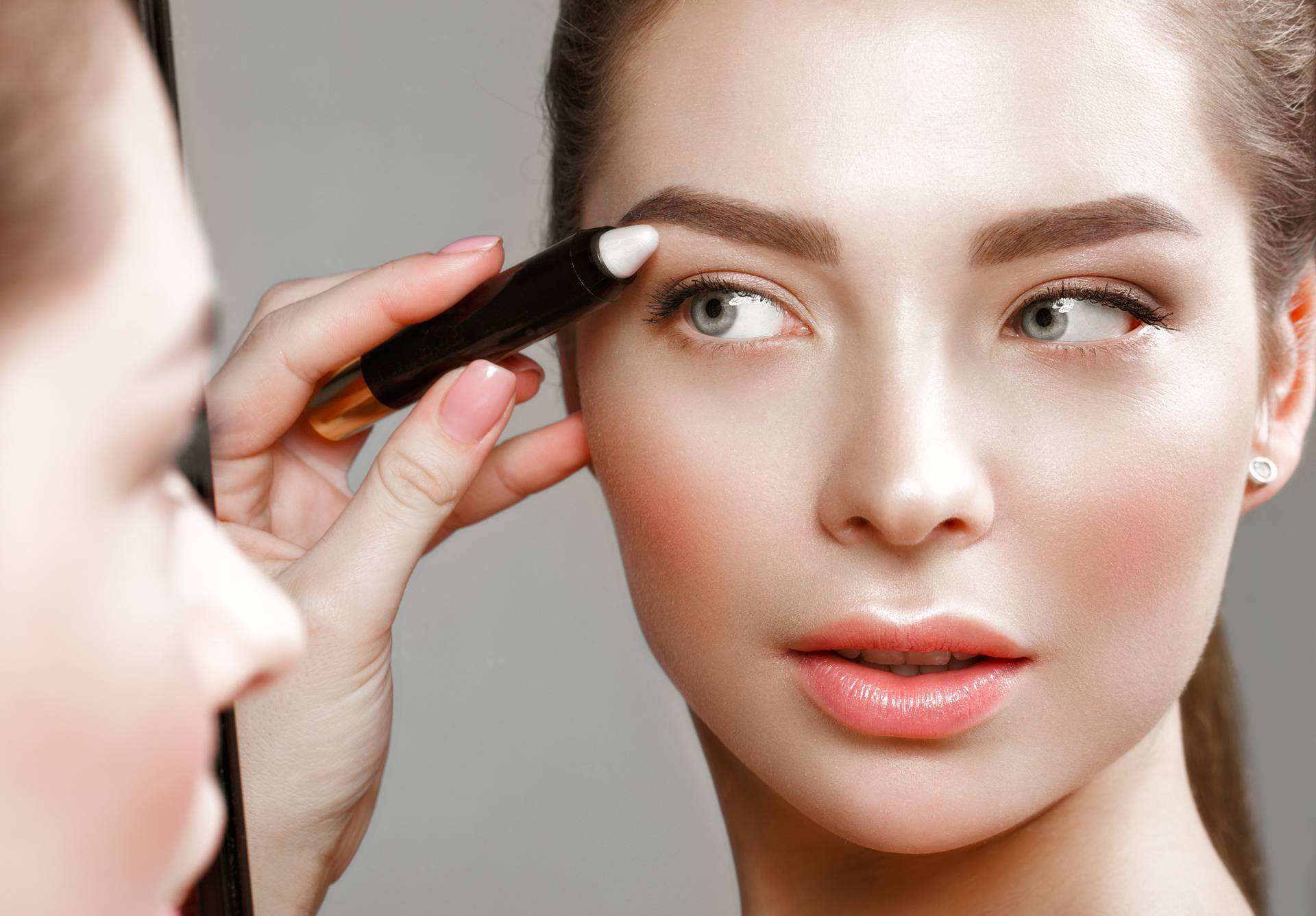Popularni trikovi kako šminkom sakriti sve nesavršenosti na licu