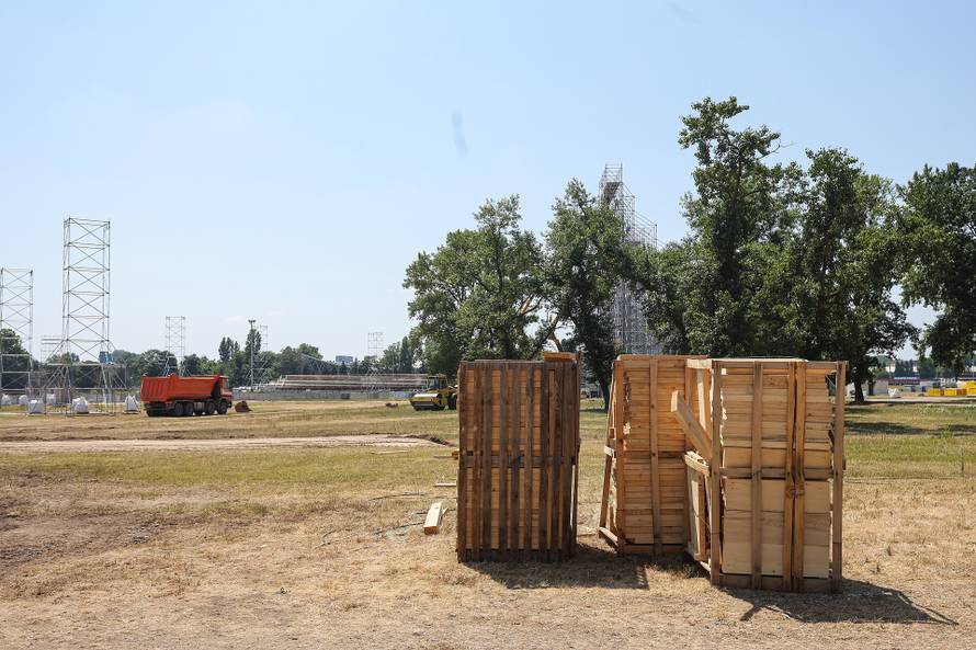 Zagreb: Radovi na izgradnji pozornice za koncert Marka Perkovića Thompsona