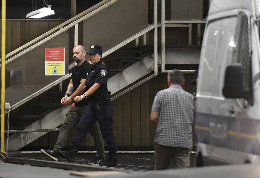 Zagreb: Privođenje uhićenih u Hrvatskim šumama