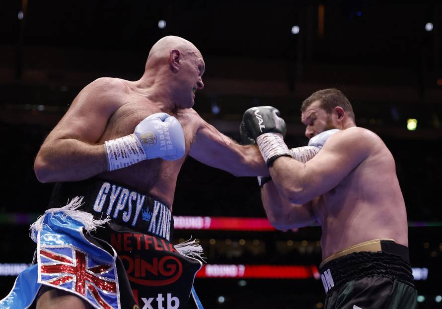 Tyson Fury v Arslanbek Makhmudov