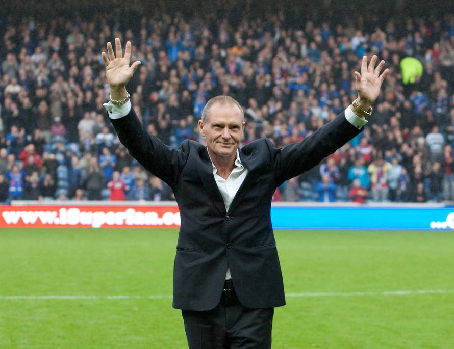 Soccer - Clydesdale Bank Scottish Premier League - Rangers v St Mirren - Ibrox Stadium