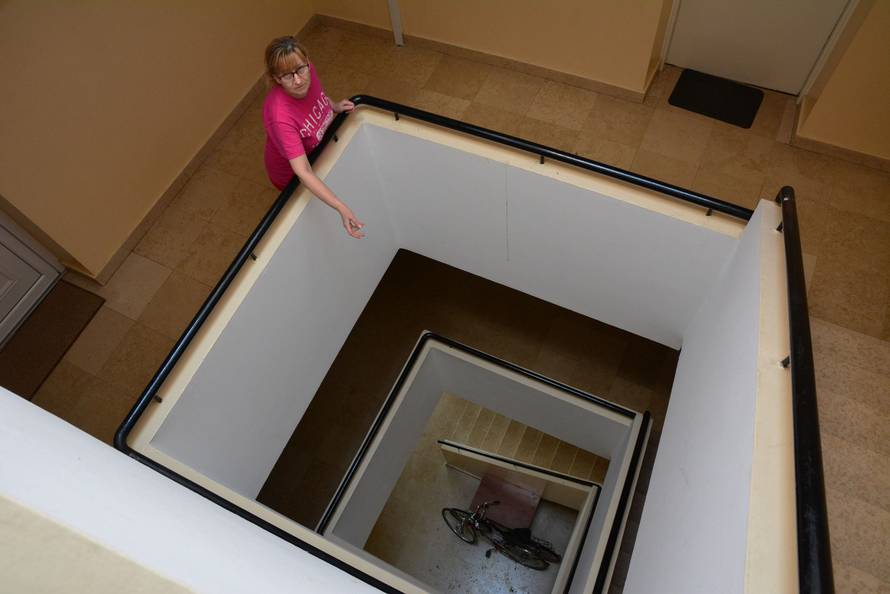 Teško bolesna djevojka iz svog stana nije izašla još od 2014.