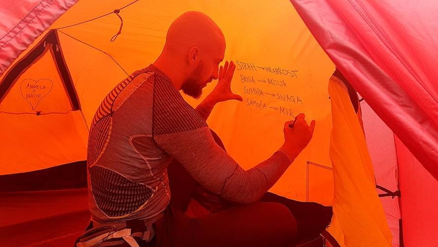 U 50 dana pješice će proći čak 1200 km i to na -40 stupnjeva!