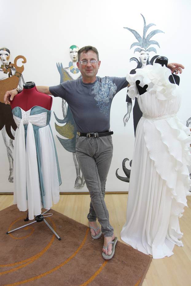 Zadar: Zadarski modni ma?ak Jadranko u šetnji gradom