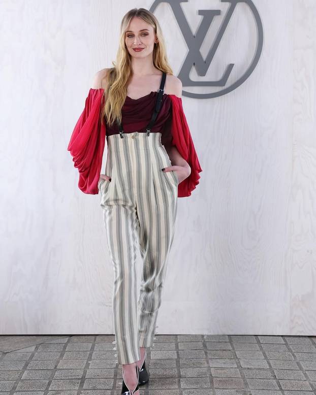 FOTO Od uplašene Sanse Stark do zgodne Lare Croft: Evo kako se mijenjala Sophie Turner...