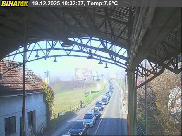 FOTO Pogledajte kaos na našim cestama! Počelo već na granici. Zagužvalo se i na ZG obilaznici!