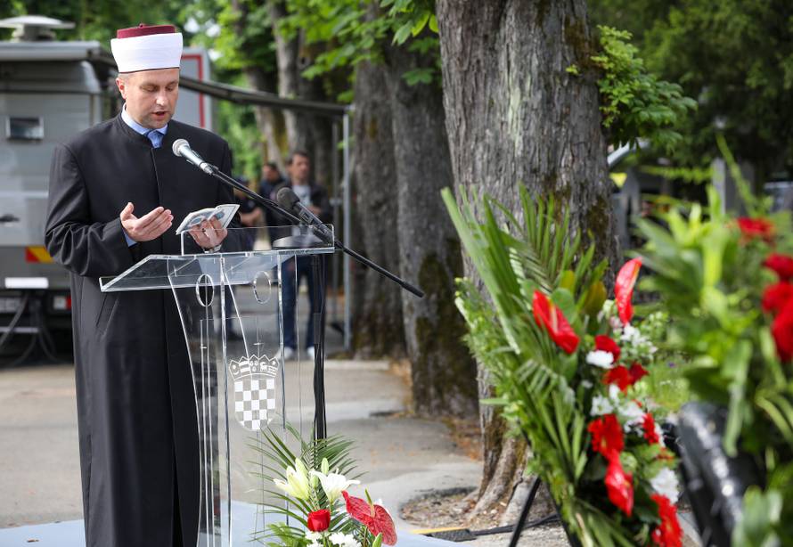 Zagreb: Polaganje vijenaca na Mirogoju povodom 77. obljetnice Bleiburga