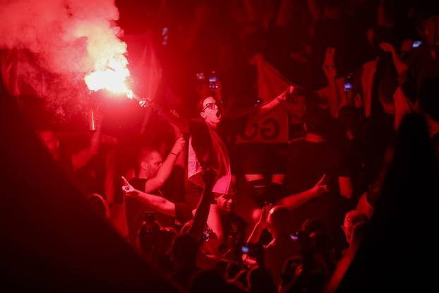 Zagreb: Euforija i bakljada na koncertu Marka Perkovića Thompsona