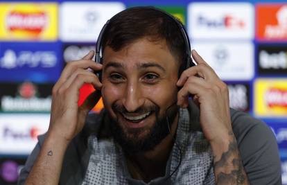 Cityjev golman od 30 mil. eura iznenadio je javnost na presici