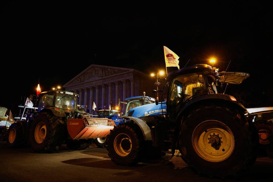 Protest against the government's handling of the EU-Mercosur free trade agreement in Paris