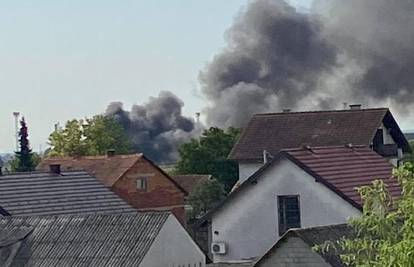 VIDEO Crni dim kod Jakuševca: 'Dimi se jako, vidim s balkona'