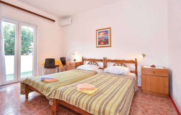 FOTO Hrvatski san: Pogledajte za koliko se prodaje kuća  - prvi red do mora u okolici Splita