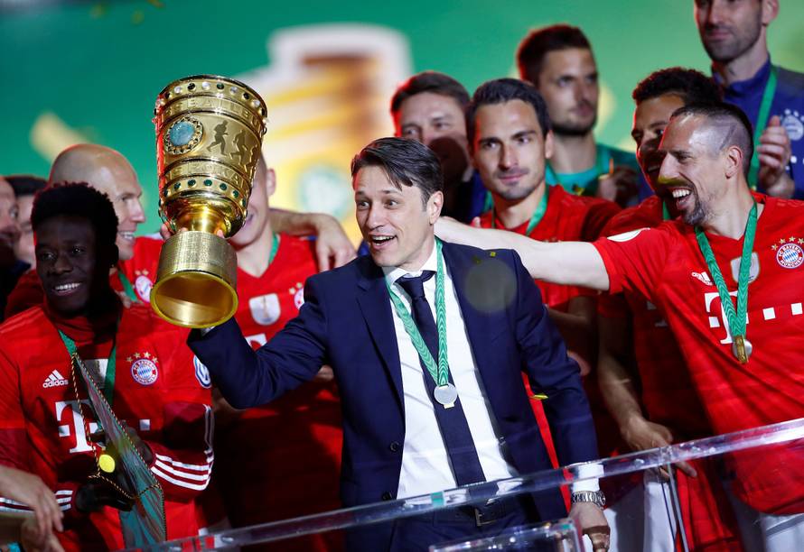 Navijači skandirali, Kovač uzeo megafon i vikao: Ponosan sam!