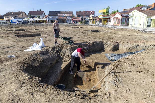 Vinkovci: Arheolozi muzeja Vinkovci prona&scaron;li su zidanu rimsku grobnicu iz &ccaron;etvrtog stolje&cacute;a