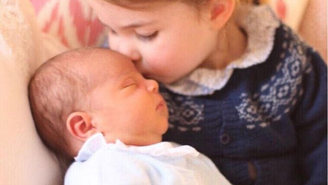 Kraljevska beba pozirala mami: Kate  je snimila princa Louisa