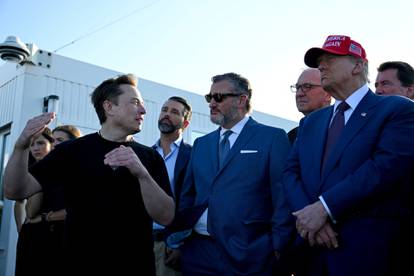 FOTO Elon Musk i Donald Trump skupa promatrali lansiranje Starshipa na njegov testni let