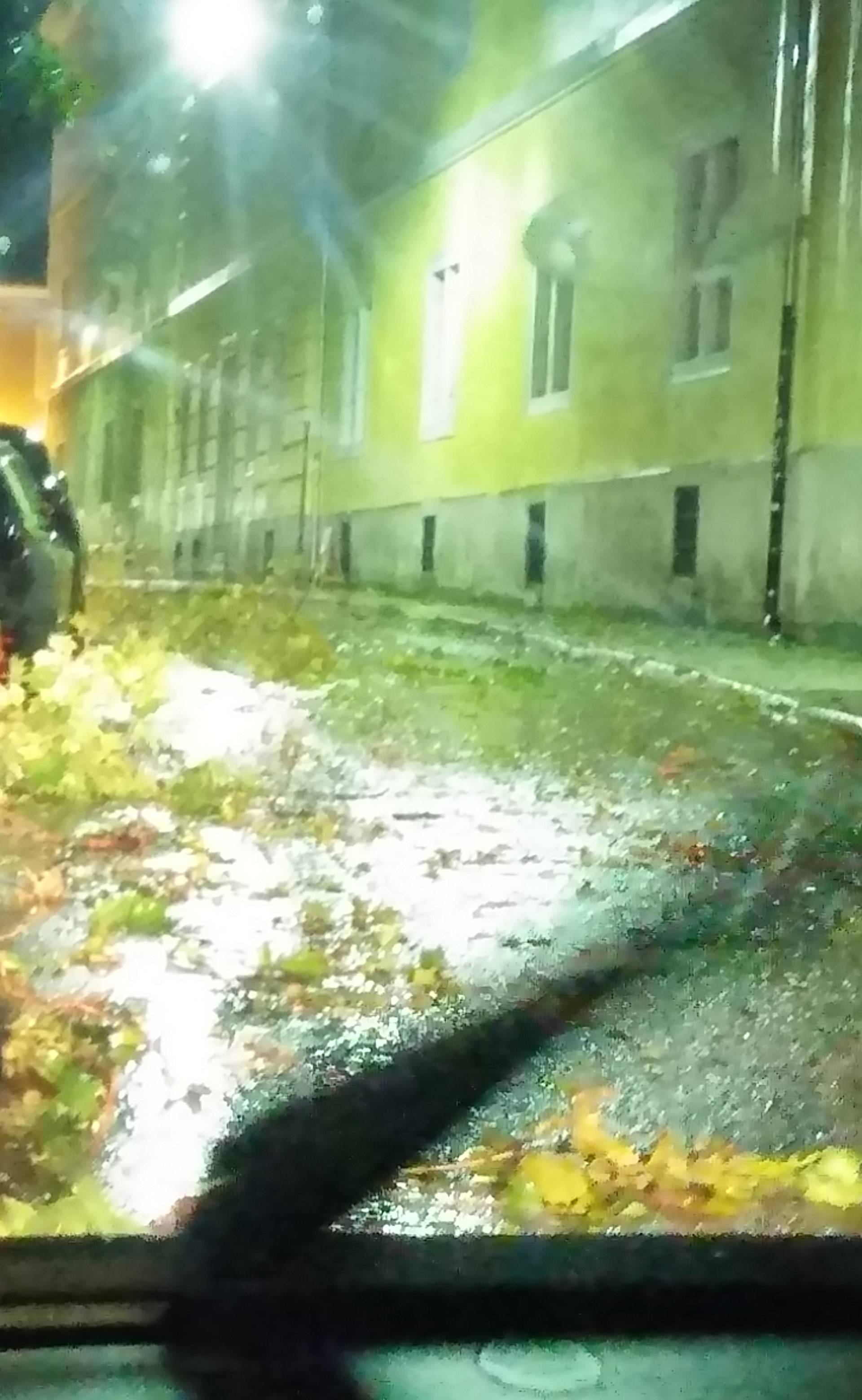 Nevrijeme na Jadranu: Bujice poplavile ceste, padala stabla