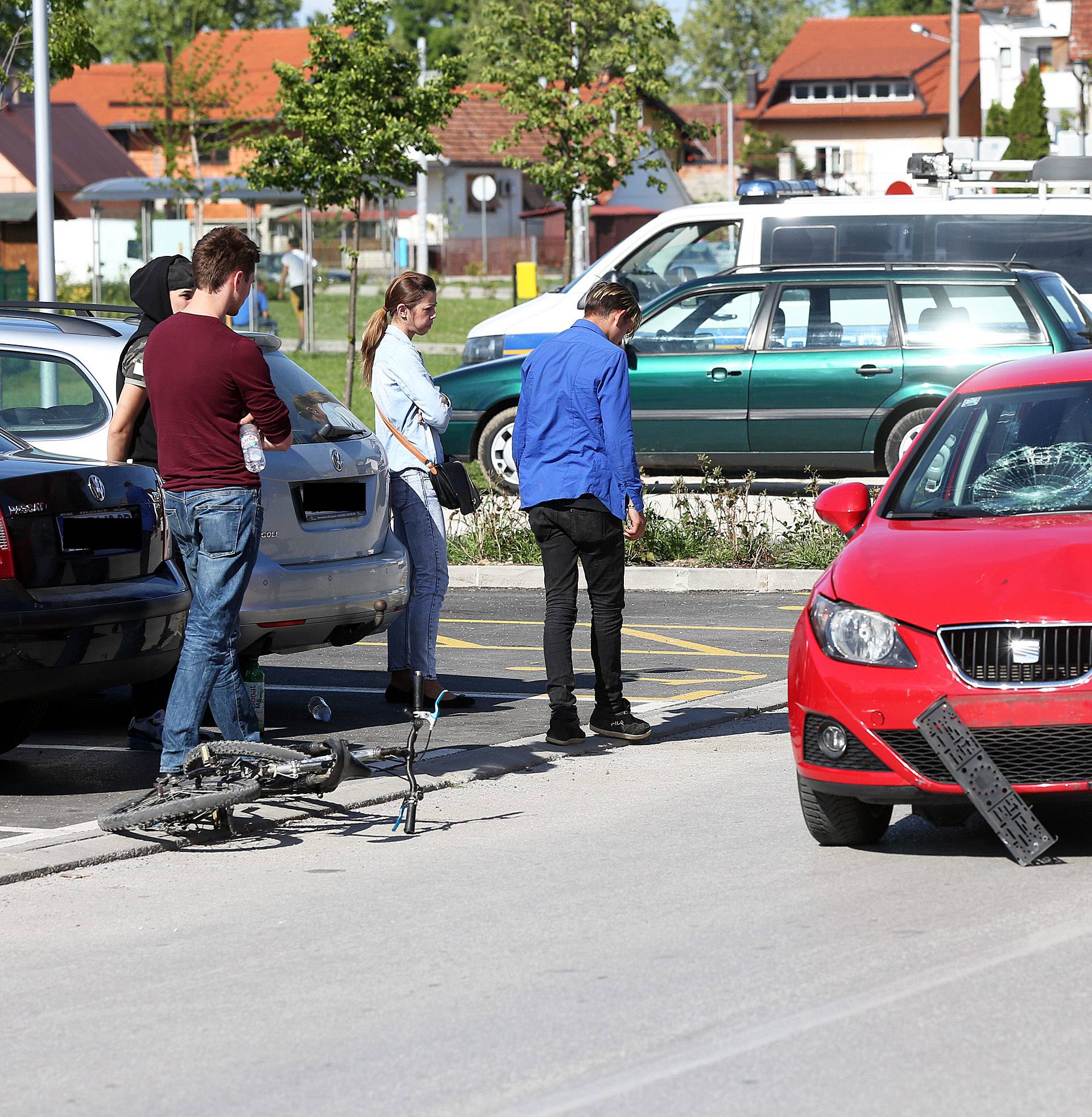 Auto udario dječaka (10) na biciklu, prevezli ga u bolnicu