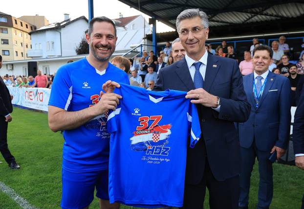 Zagreb: Nogometna utakmica povodom obilježavanja obljetnice osnutka HDZ-a