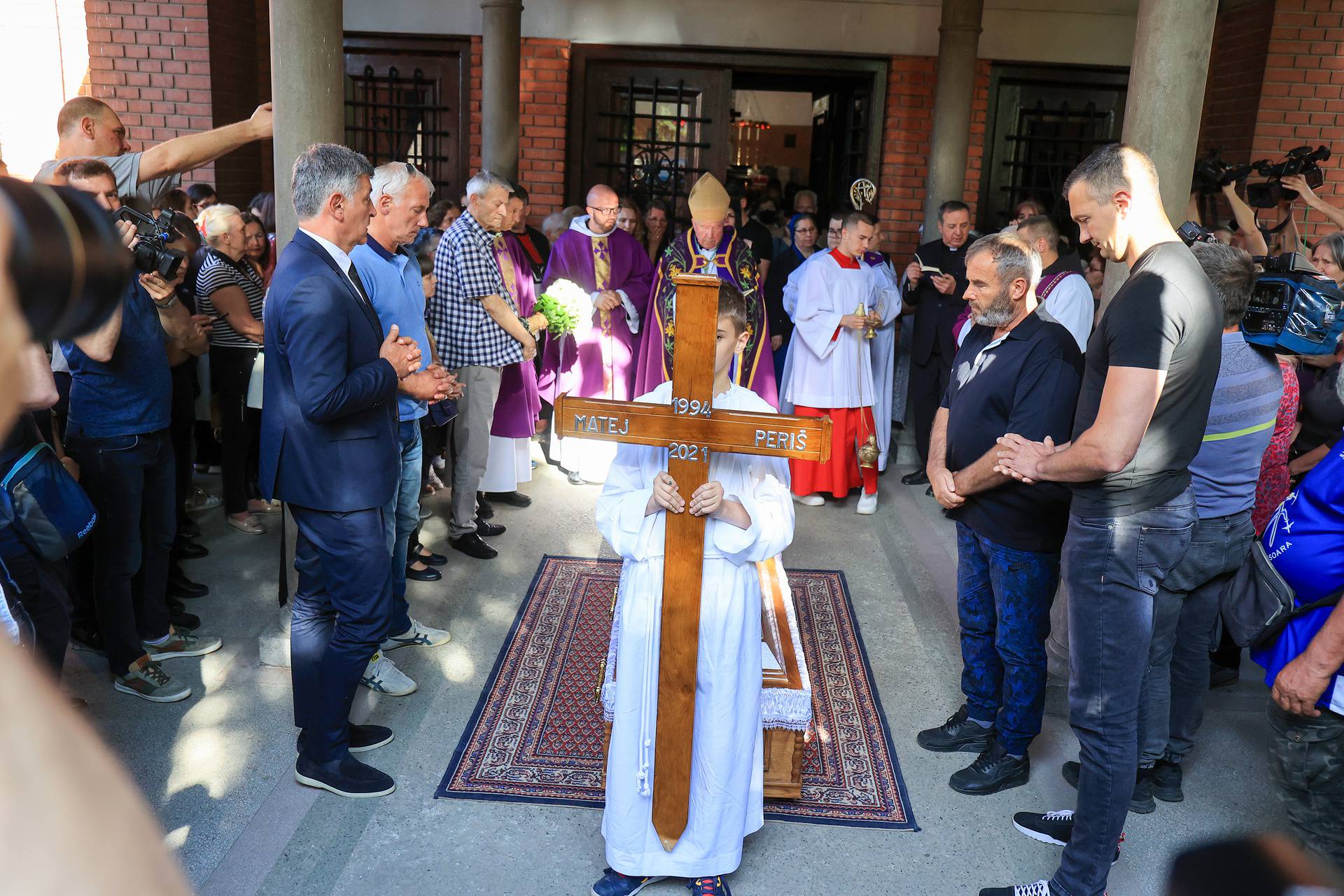 Beograd: Ispraćaj Mateja Periša u crkvi svetog Antuna Padovanskog