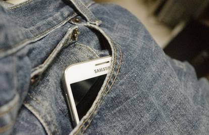 Liječnici kažu da mobitele ne treba predugo nositi u džepu