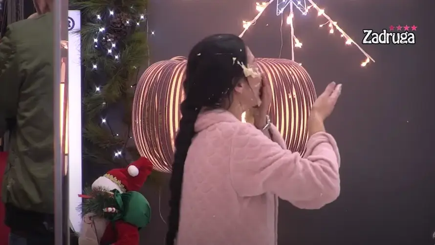 Skandali starlete: Jednog dečka gađala mesom, Hrvatu skoro iskopala oči u reality showu!