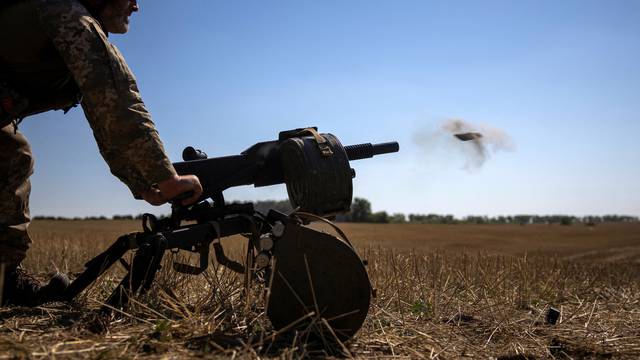 Ukrainian soldiers train in the Sumy region near the Russian border